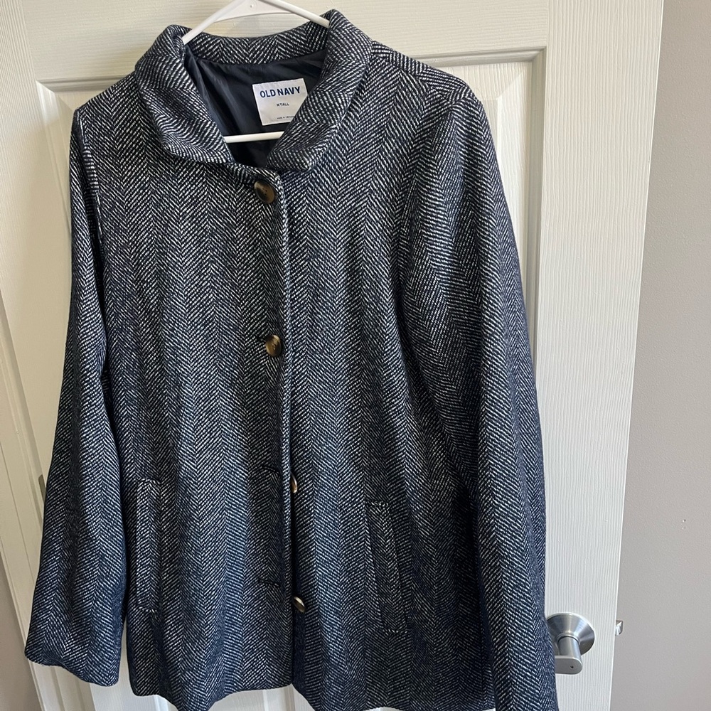 Old Navy Women's Tall Black and White Pea Coat